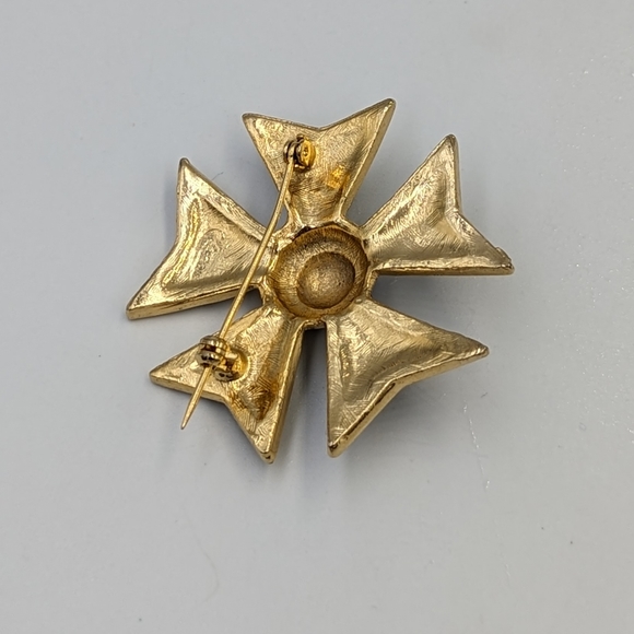 Vintage Black Enamel Gold Tone Maltese Cross with Five Arms Brooch Unsigned - Picture 6 of 7